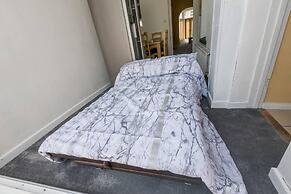 6 Guests-free Public Parking-5 Min to Beach