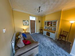 6 Guests-free Public Parking-5 Min to Beach