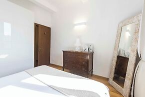 Casa Carolina by Mmega