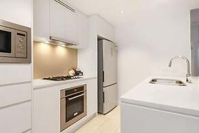 Luxury 1 Bedroom Retreat in Brisbane City With Pool and gym