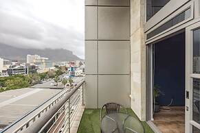 Modern 1 Bedroom in De Waterkant With Table Mountain Views