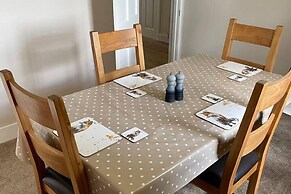 Cottage - Sleeps 6 - Garden - Parking