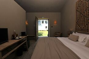 TERRA ROSA COUNTRY HOUSE & VINEYARDS