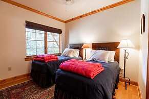 Pinehurst Townhomes #4 1 Bedroom Townhouse by RedAwning