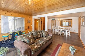 Village Bear 3 Bedroom Cabin by Redawning
