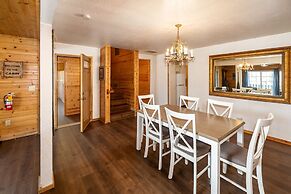 Village Bear 3 Bedroom Cabin by Redawning
