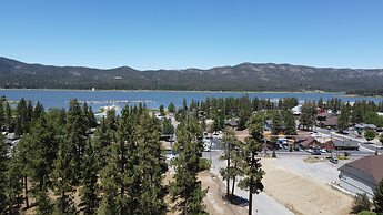 Village Bear 3 Bedroom Cabin by Redawning