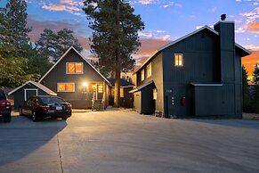 Village Bear 3 Bedroom Cabin by Redawning