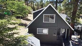 Village Bear 3 Bedroom Cabin by Redawning