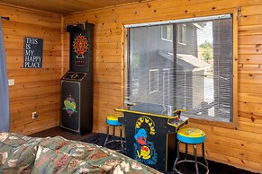 Village Bear 3 Bedroom Cabin by Redawning