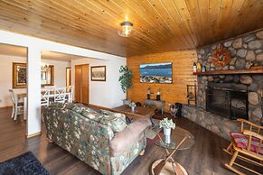 Village Bear 3 Bedroom Cabin by Redawning