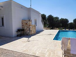 Impeccable 3-bed Villa in Contrada Sessana Grande