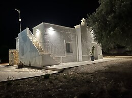 Impeccable 3-bed Villa in Contrada Sessana Grande