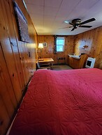 Two Rivers Motel and Cabins