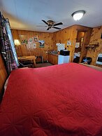 Two Rivers Motel and Cabins