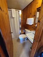Two Rivers Motel and Cabins