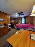 Two Rivers Motel and Cabins