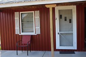 Two Rivers Motel and Cabins