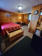 Two Rivers Motel and Cabins