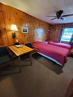 Two Rivers Motel and Cabins