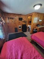Two Rivers Motel and Cabins