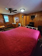 Two Rivers Motel and Cabins