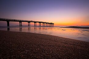 9866beachsidebeautypcwh - Beachside Beauty at Surfview Paradise