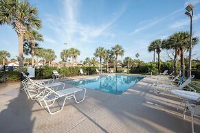 9866beachsidebeautypcwh - Beachside Beauty at Surfview Paradise