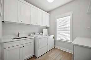 98611ssurfviewmanpcwh - Surfview Paradise Manor