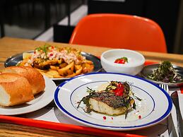 SETOUCHI KEIRIN HOTEL 10 by Onko Chishin