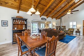 Three Wild Turkeys - Amazing Outdoor Spaces!  2 Decks! by Yosemite Reg