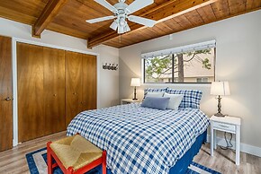 Three Wild Turkeys - Amazing Outdoor Spaces!  2 Decks! by Yosemite Reg