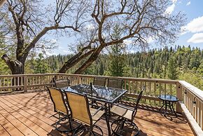 Three Wild Turkeys - Amazing Outdoor Spaces!  2 Decks! by Yosemite Reg