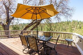 Three Wild Turkeys - Amazing Outdoor Spaces!  2 Decks! by Yosemite Reg