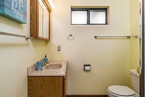 Three Wild Turkeys - Amazing Outdoor Spaces!  2 Decks! by Yosemite Reg