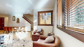 Lakeview Townhomes #5 3 Bedroom Townhouse by RedAwning