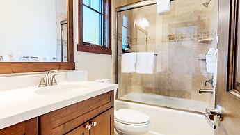 Lakeview Townhomes #5 3 Bedroom Townhouse by RedAwning