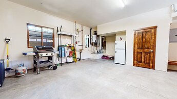 Lakeview Townhomes #5 3 Bedroom Townhouse by RedAwning