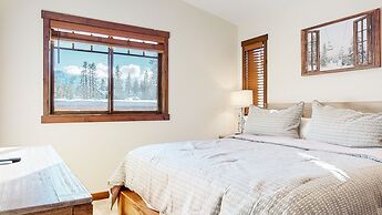 Lakeview Townhomes #5 3 Bedroom Townhouse by RedAwning