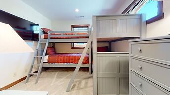 Lakeview Townhomes #5 3 Bedroom Townhouse by RedAwning