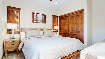 Lakeview Townhomes #5 3 Bedroom Townhouse by RedAwning