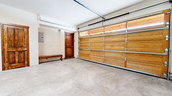 Lakeview Townhomes #5 3 Bedroom Townhouse by RedAwning