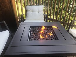 Grizzly Bear Lodge Rustic Cabin by Yosemite Region Resorts