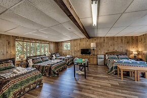 Grizzly Bear Lodge Rustic Cabin by Yosemite Region Resorts