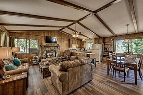 Grizzly Bear Lodge Rustic Cabin by Yosemite Region Resorts