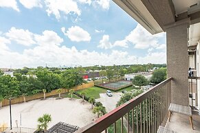City View & Poolview Apartment With Full Kitchen 2 Bedroom Apts by Red