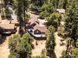 Cabina De Alba - Charming and Modern by Yosemite Region Resorts