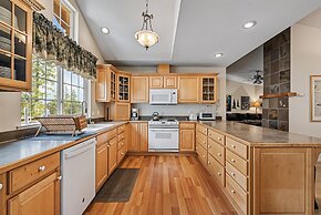 Star of the Mountain - The Star of Your Vacation by Yosemite Region Re