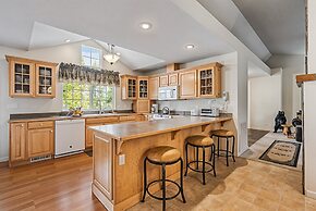 Star of the Mountain - The Star of Your Vacation by Yosemite Region Re