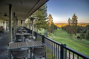 Cozy Cabin On The Cove - Lakefront with Private Dock by Yosemite Regio